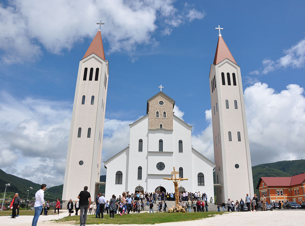 3. Obiteljski dan u BiH na Kupresu crkva Svete Obitelji