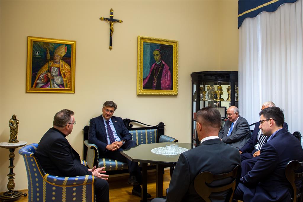 Bozanic i Plenkovic sa suradnicima 2020