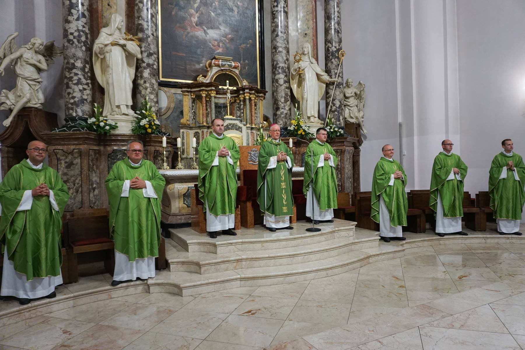 Pozeska biskupija utemeljenje obljetnica