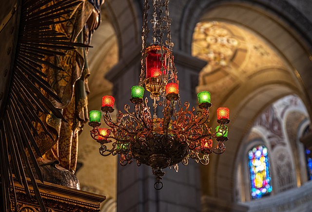 Candelabra of the Basilica of Sainte Anne de Beaupré 3