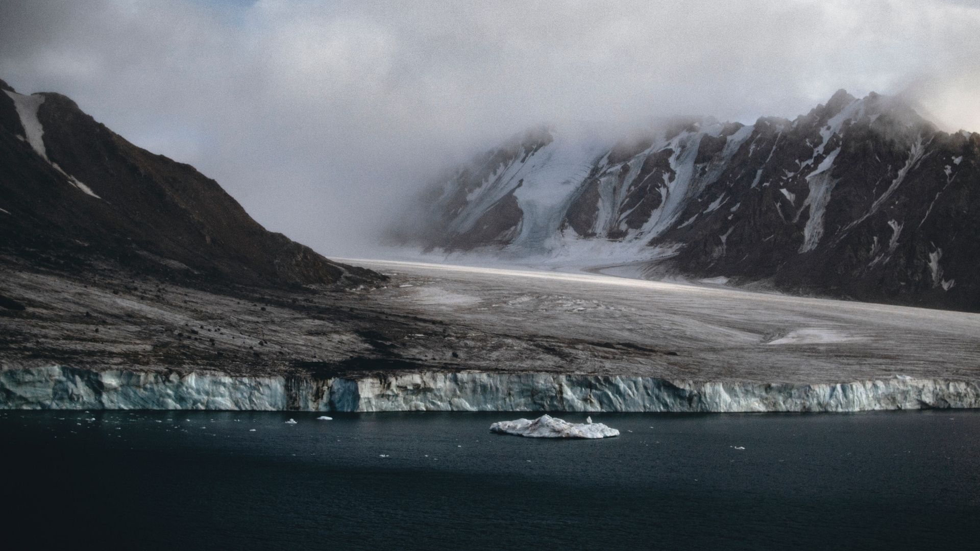 iceberg unsplash