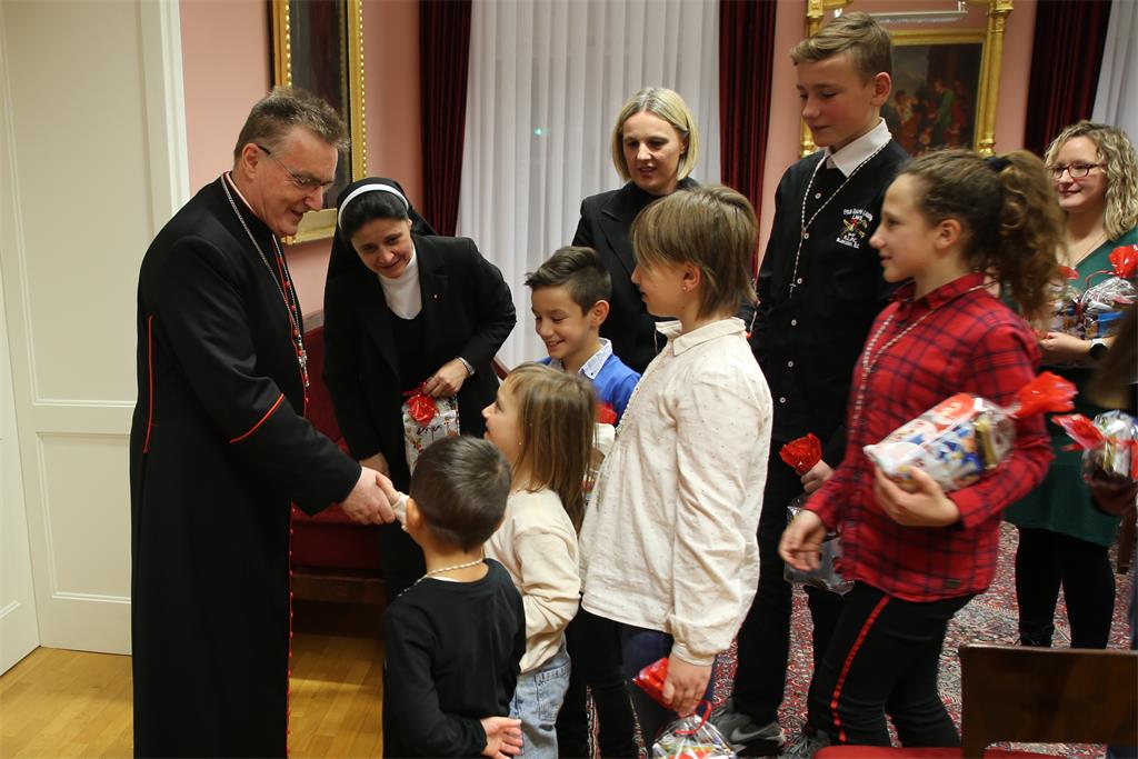 221205 Kardinal štićenici Kuće sv. Franje 6