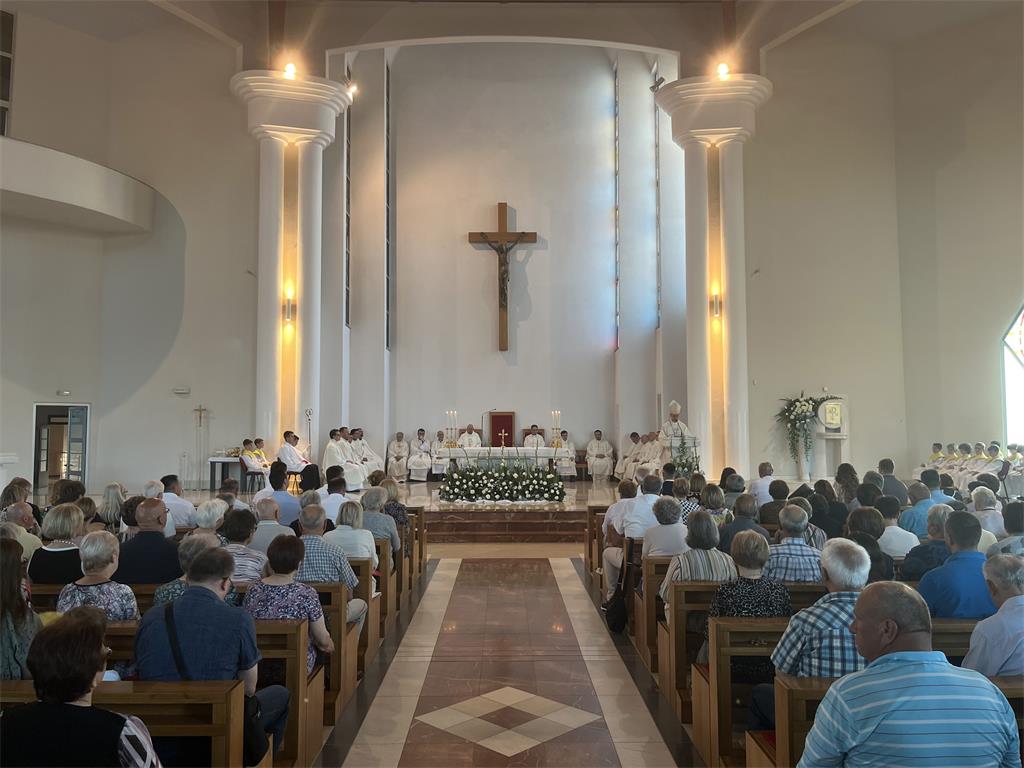 230624 Nadbiskup u Zaprešiću Ivanje 1