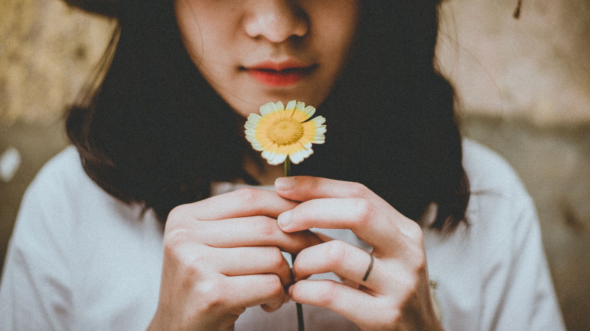 djevojka cvijet pixabay naslovna