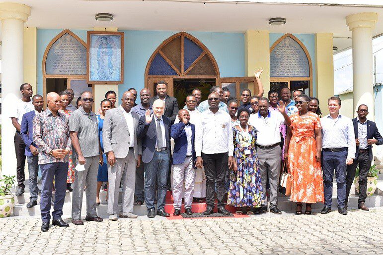 foto con Presidenti e team RM Tanzania