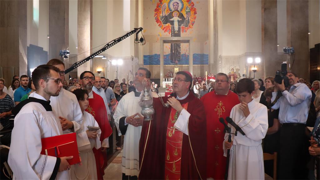 biskup Šaško sv. duh02